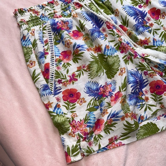 LINEN BLEND FLORAL SHORTS • SIZE S • BRIGGS • NWT - Picture 5 of 9